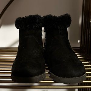 Cat & Jack Black Shearling Style Ankle Booties toddler 8
